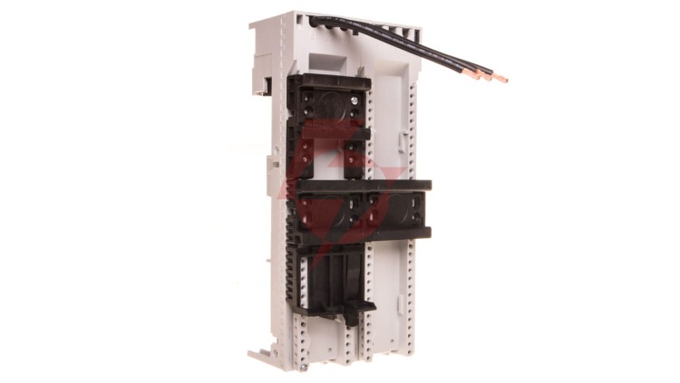 Adapter na szyny szerokości 90mm 32A rozstaw 60mm 3 szyny BBA0R-32 101454