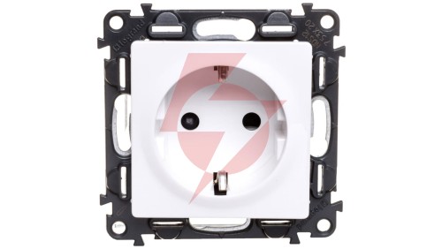 VALENA LIFE gniazdo 2 P+Z z przesłoną, białe 16 A – 250 V, 753120