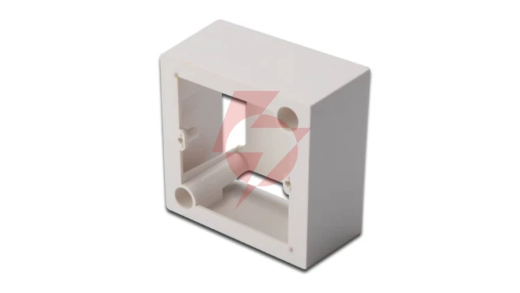 Puszka natynkowa do gniazd ściennych Keystone 80 x 80 mm, typ francuski DN-93804