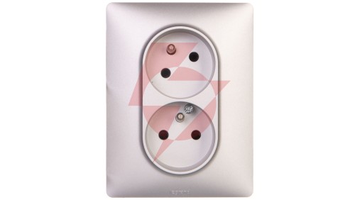 VALENA LIFE Gniazdo podwójne z/u 16A 2P+Z z przesłonami aluminium 753386