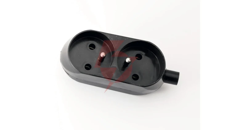 Gniazdo przenośne dwukrotne 16A 2P+Z 250V czarne GN-270