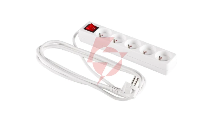 Przedłużacz z wyłącznikiem 5-gniazd z/u 5m /H05VV-F 3G1/ biały PM-ZW-5G-50