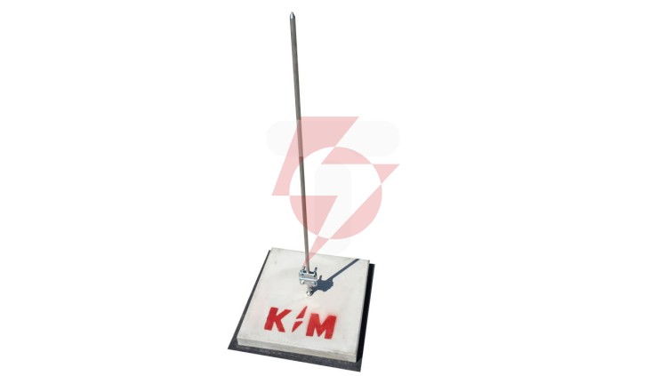 Maszt odgromowy na podstawie betonowej H=1m aluminiowy KM100 AL /1kpl./