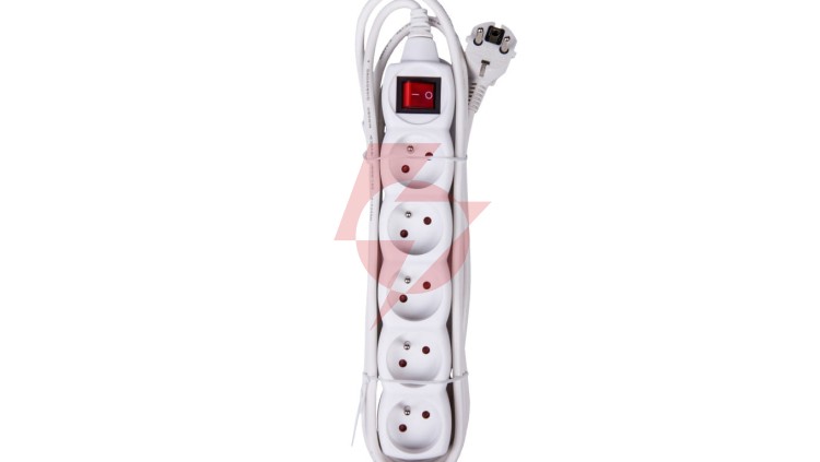 Przedłużacz z wyłącznikiem 5-gniazd z/u 3m /H05VV-F 3G1/ biały P1513