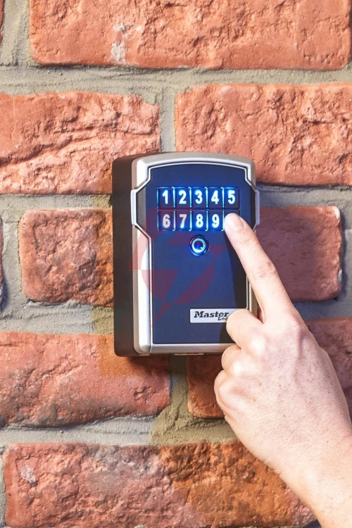 Skrytka elektroniczna na klucze bt master lock 5441eurd