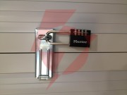 Kłódka z szyfrem długa master lock 7640eurdblklh
