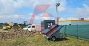 Przyczepa wieża do monitoringu pv3 z zabudową z systemem na fotowoltaikę