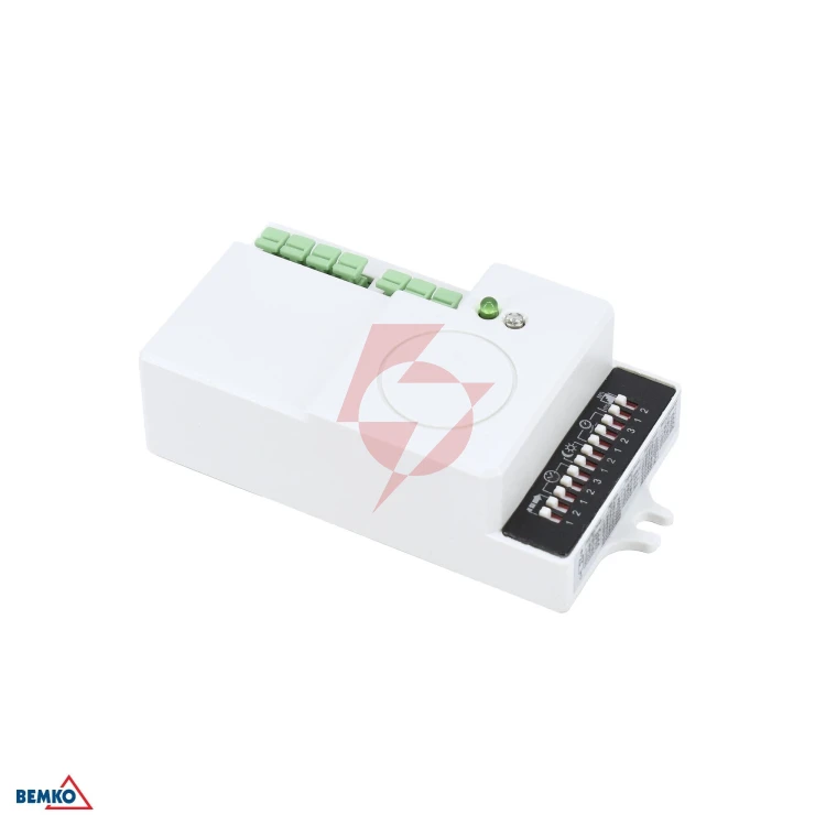 Czujnik mikrofalowy 600w 360* ip20 prostokątny biały sterowanie 1-10v
