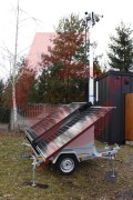 Przyczepa wieża do monitoringu pv3 z zabudową z zasilaniem solarnym i elektroniką na 4 kamery